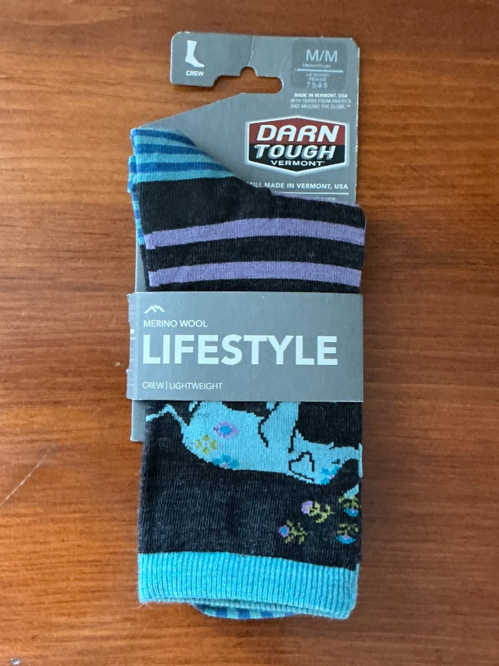 Darn Tough Lifestyle Socks Lightweight Crew Size Medium Elephants & Stripes